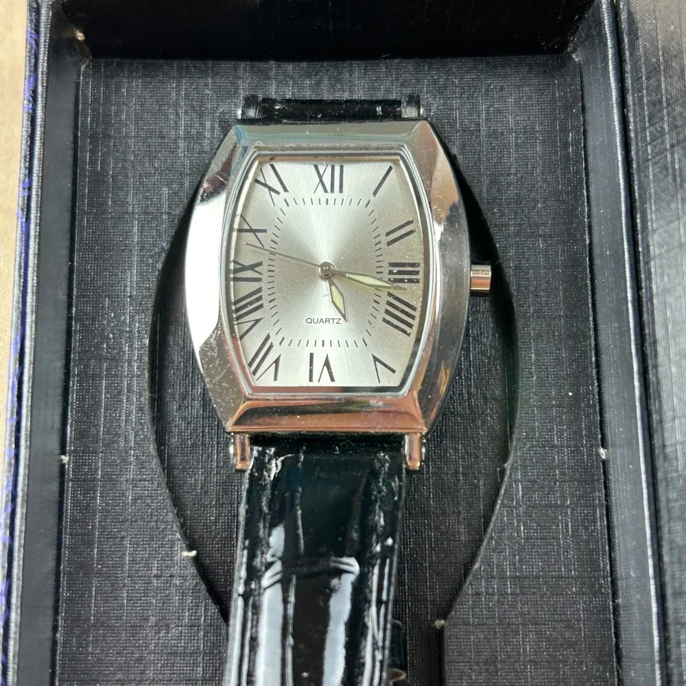 Stauer Metropolitan Mens Watch Silver Tone Tonneau Roman Numeral Black Leather